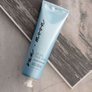 Sun and Moon Seas the Day Facial Moisturizer NIB